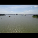 Blick von einer Brücke auf den Sông Đồng Nai